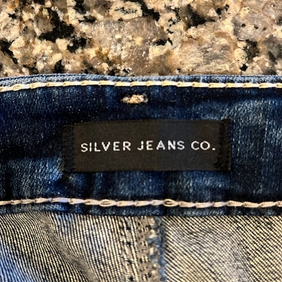 Silver Jeans - Picture 4 of 5